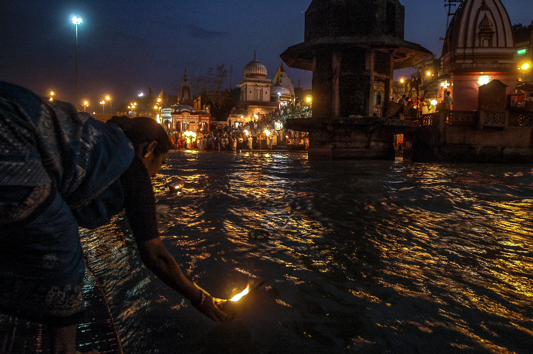 Woman pilgrim, Ganges
